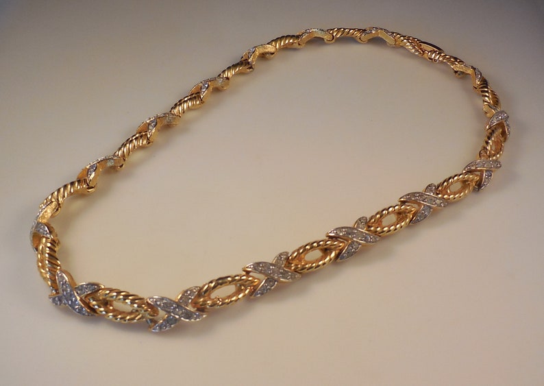 Vintage Jomaz X/'s and O/'s Crystal Rhinestone Choker Necklace Gold Tone