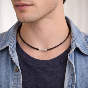 Collar de cuero marrón oscuro para hombre con cierre de plata de ley. Hecho a mano en el Reino Unido. imagen 2