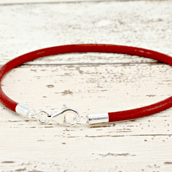 Bracelet en cuir véritable rouge avec fermoir en argent sterling, cordon en cuir grec de 3 mm, extrémités en argent 925 et fermoir, bracelet unisexe à breloques