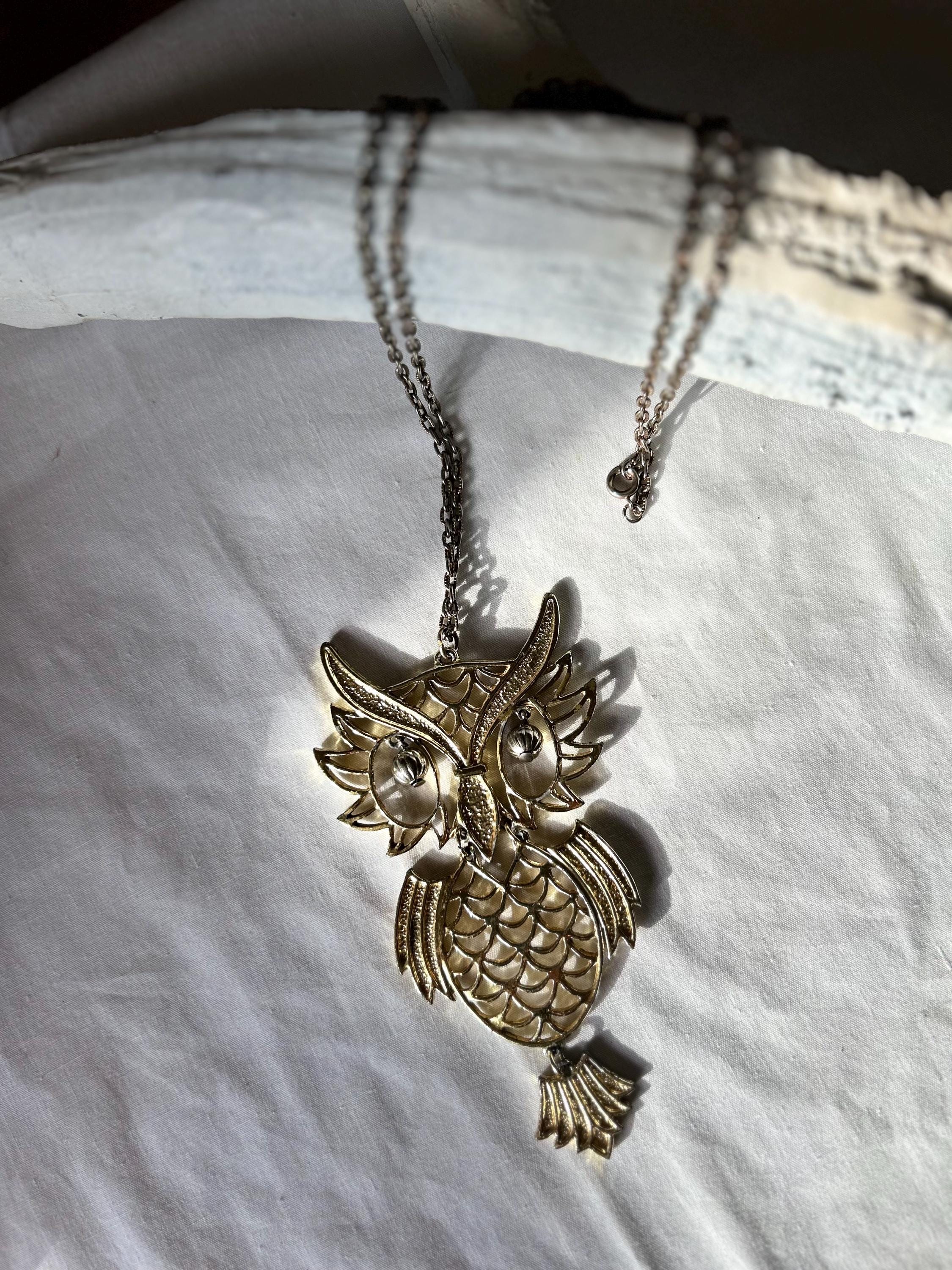 Vintage Owl necklace with moveable parts!