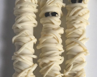Halloween Mummy Pretzels: Individually Wrapped Party Favors