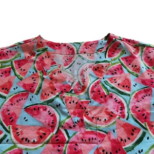 Wassermelonen Print Scrub Top: Custom Fit, 100% Baumwolle