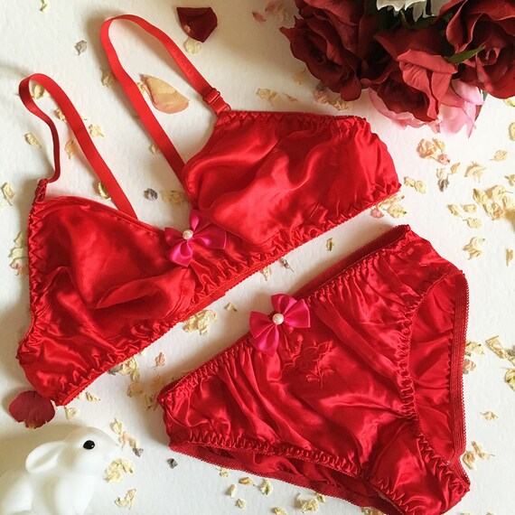 red knickers and bra set