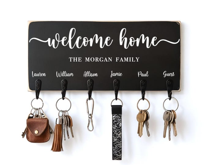 Welcome Home Personalized Key Holder for Couples, Family Name Key Rack, Christmas Gift for Parents, Key Hooks