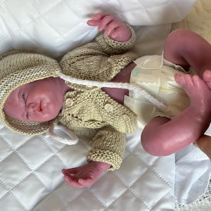 Jacob, muñeco prematuro realista que bebe y moja, de silicona de cuerpo completo, pieza única de Magdalena's Art-Baby. imagen 14