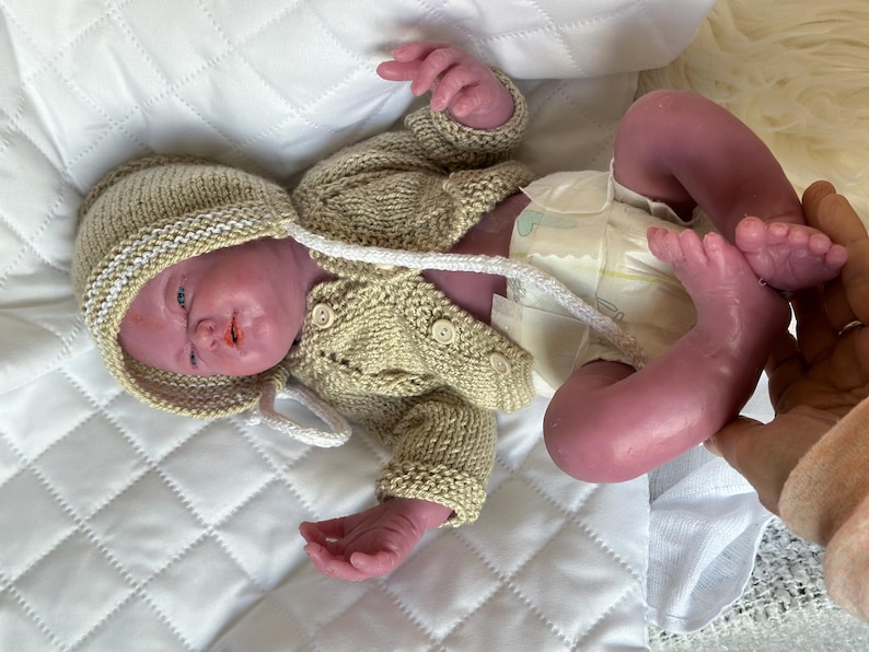 Jacob, muñeco prematuro realista que bebe y moja, de silicona de cuerpo completo, pieza única de Magdalena's Art-Baby. imagen 14