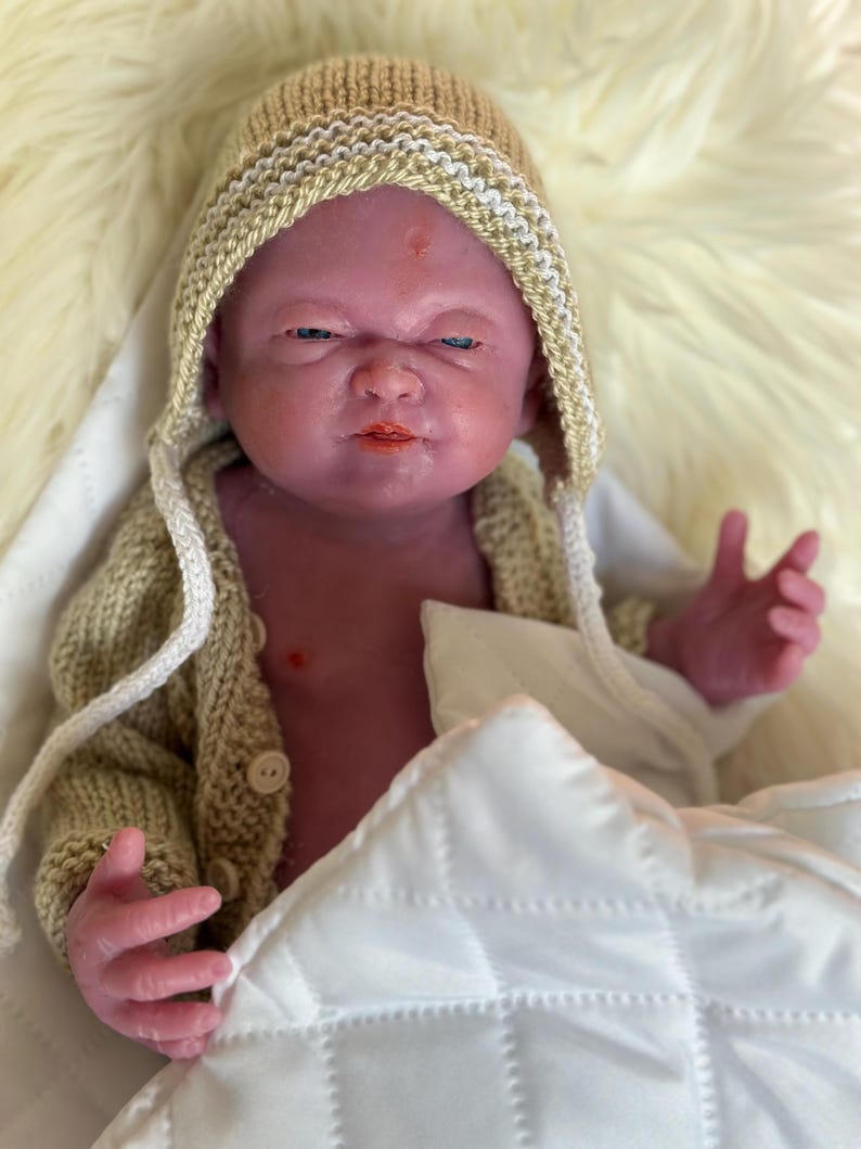 Jacob, muñeco prematuro realista que bebe y moja, de silicona de cuerpo completo, pieza única de Magdalena's Art-Baby. imagen 16