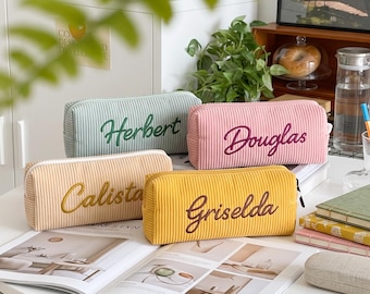Gepersonaliseerd etui, geborduurd corduroy etui, schoolspullen met eigen naam, cadeau voor kinderen en leerlingen voor de start van het schooljaar