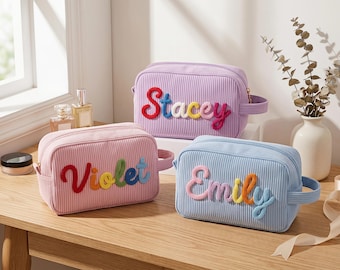 Gepersonaliseerd corduroy etui, tasje met naam, cadeau voor kinderen voor de start van het schooljaar, tasje met letter van gehaakt garen