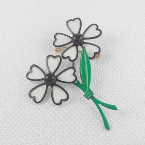 Vintage Chic Black and White Flower Brooch Pin Stylish 60&#39;s Black and White Flower Pin Mod Flower Pin Heart Petals Flower Pin