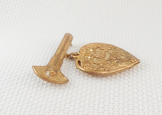 Vintage 1930's Brass Heart & Key Sweetheart Brooc… - image 5