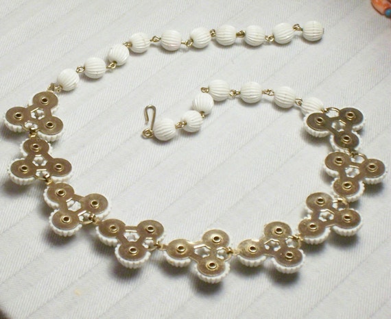 Vintage White Fluted Flat Bead Celluloid Necklace… - image 2