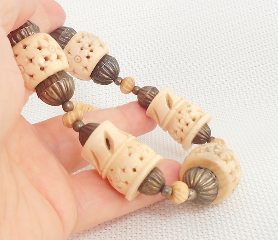 Vintage Hand Carved Bone Beads Ethnic Tribal Neck… - image 2