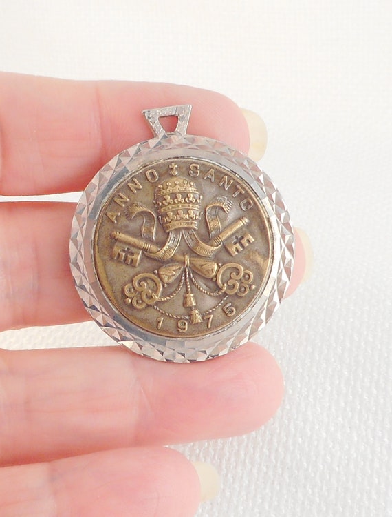 Vintage 1975 Anno Santo Holy Year Medal Pendant I… - image 5