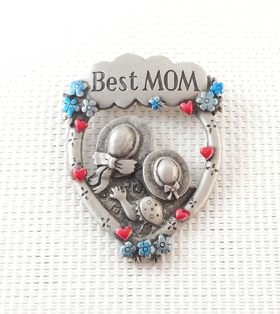 Mom brooch deals