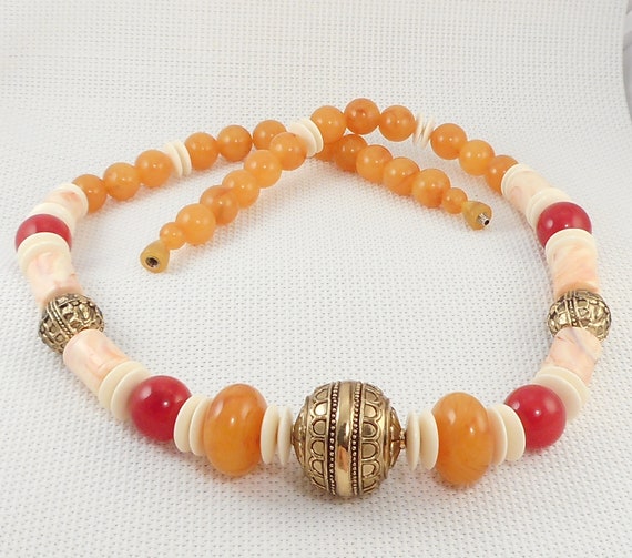 Vintage Fall Colors Lucite Beads Necklace Red and… - image 4