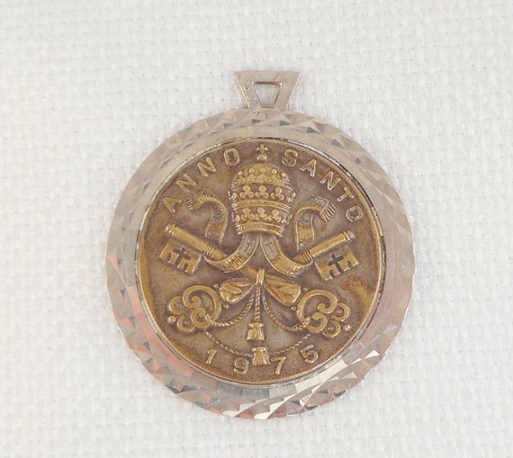 Vintage 1975 Anno Santo Holy Year Medal Pendant I… - image 4
