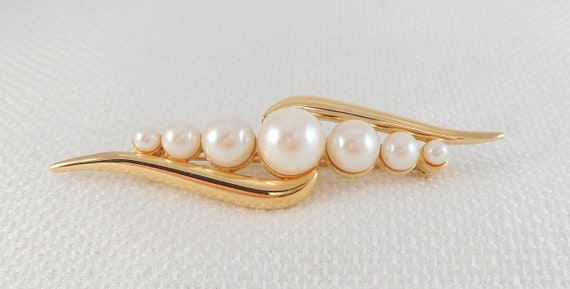 Vintage Monet 70's Abstract Faux Pearls Brooch Mo… - image 3