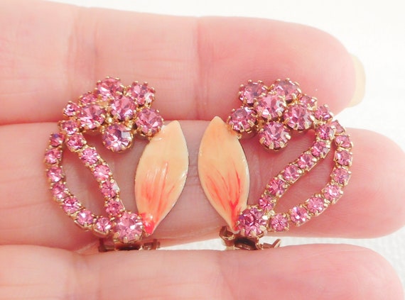 Vintage 1950s Pink Dangle Rhinestone & Enamel Bro… - image 3