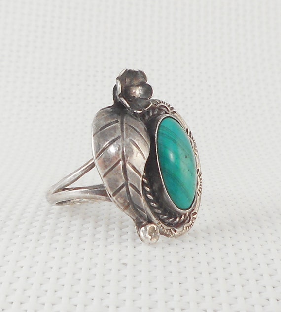 Vintage Navajo Malachite Flower & Leaf Ring 70's … - image 1