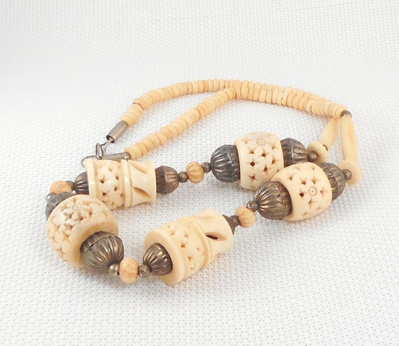 Vintage Hand Carved Bone Beads Ethnic Tribal Neck… - image 4