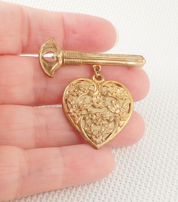 Vintage 1930's Brass Heart & Key Sweetheart Brooc… - image 2