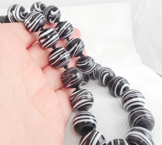 Vintage Dramatic Black & White Big Bead Choker an… - image 3