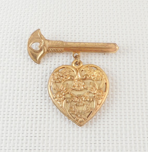 Vintage 1930's Brass Heart & Key Sweetheart Brooc… - image 3