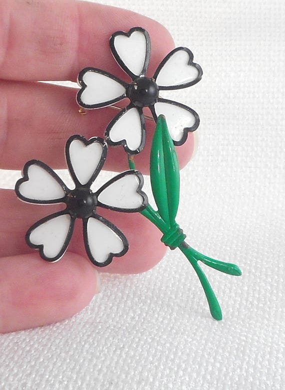 Vintage Chic Black and White Flower Brooch Pin St… - image 3