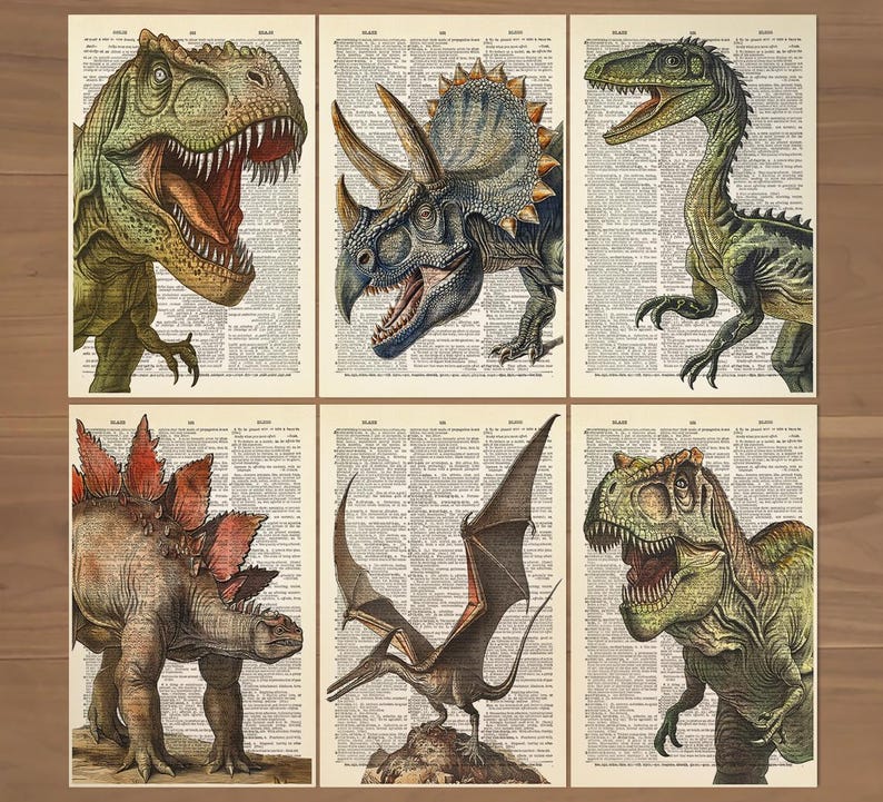 Puede incluir: Seis ilustraciones de dinosaurios impresas en p&aacute;ginas de diccionario vintage. Los dinosaurios incluyen un Tyrannosaurus Rex, Triceratops, Stegosaurus, Pterod&aacute;ctilo y Velociraptor. Las ilustraciones son en tonos verdes, marrones y grises.