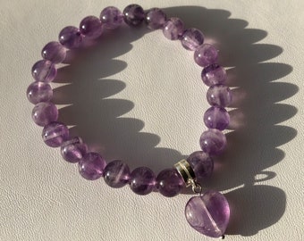 Light amethyst bracelet with heart charm