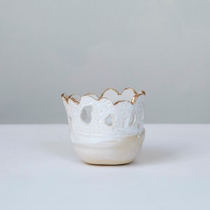 Small White Scalloped Edge Bowl Nut Candy Dish Ceramic Candle Holder, Planter or Jewelry Dish Decorative Ceramic Crown bowl Gold Rim