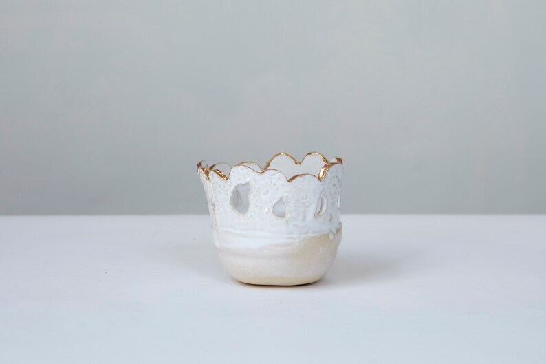 Small White Scalloped Edge Bowl Nut Candy Dish Ceramic Candle Holder, Planter or Jewelry Dish Decorative Ceramic Crown bowl Gold Rim