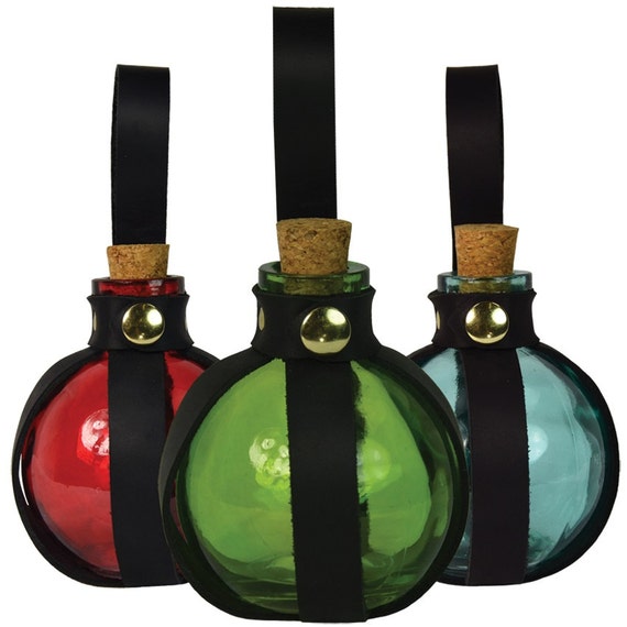 Patelai 6 Sets Potion Belt Potion Bottles with Cork Witch and Wizard Round  Glass Bottle with Faux Leather Belt and 6.6 Ft LED Wine Bottle String