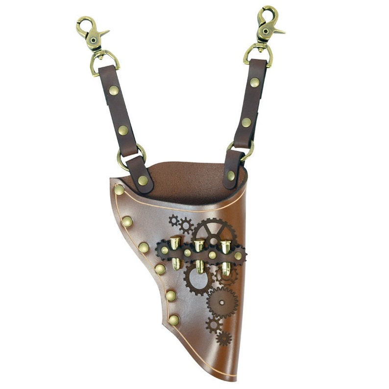 Pu&ograve; includere: Un fodero in pelle marrone con un design steampunk con ingranaggi e rivetti. Il fodero ha due cinturini con clip per il fissaggio a una cintura o altra superficie.
