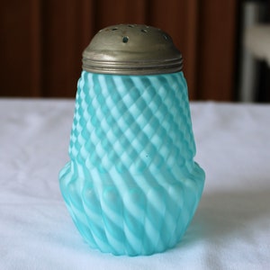 Northwood Chrysanthemum Blue Opalescent Sugar Shaker