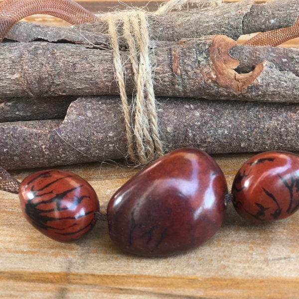 Tagua Nut, Collier Tagua Brun, tendance maintenant, éco jewerly naturel