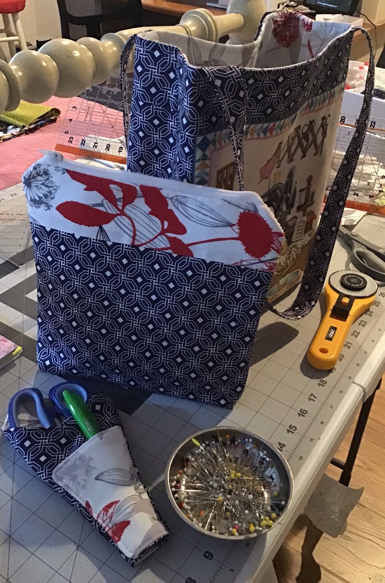 Antique Sewing Machine Tote Shoulder Bag Purse with Coordinating Zipper Pouch and Scissors Holder