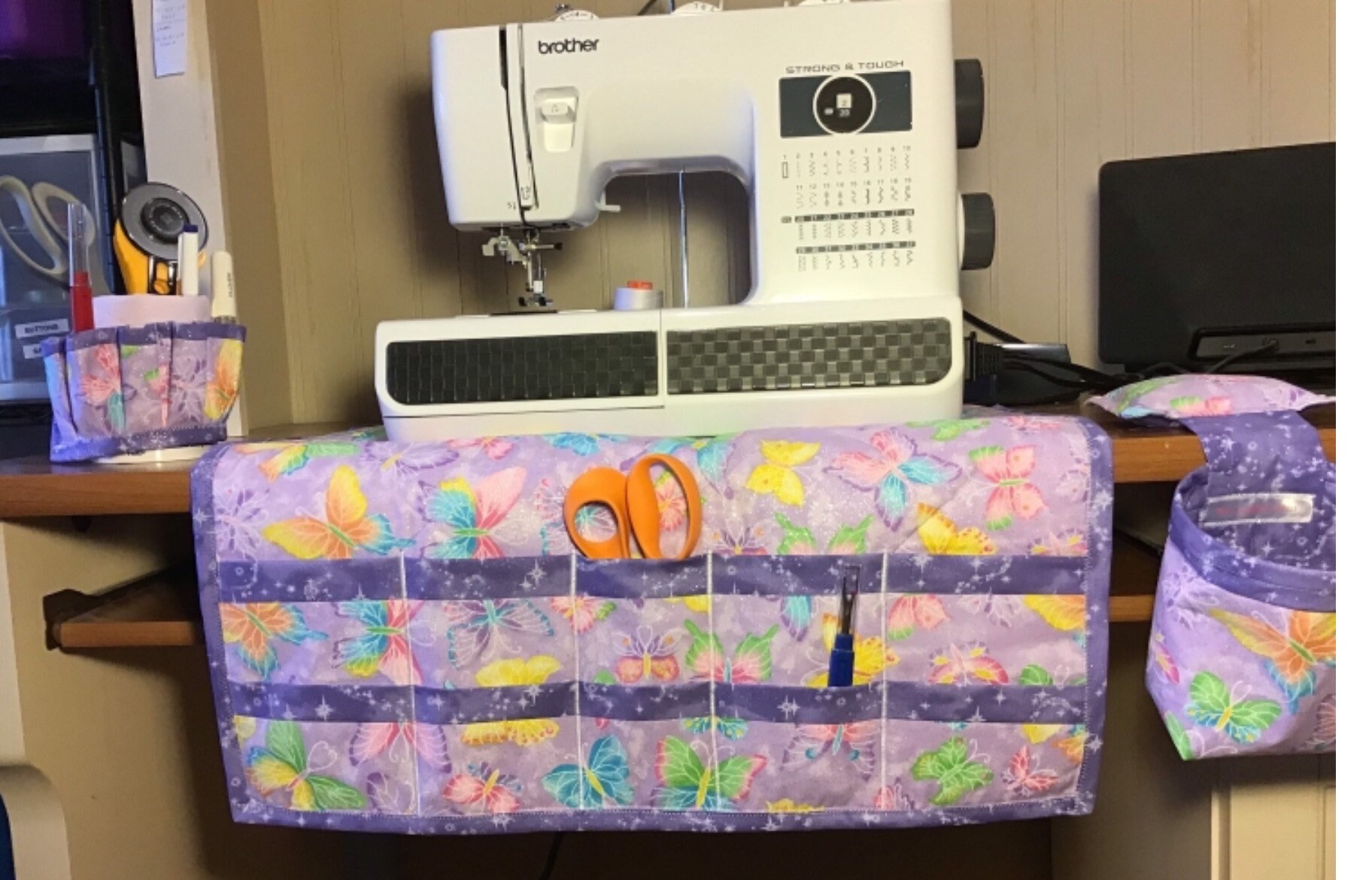 Sewing Machine Mat, Pin Cushion and Thread Catcher Sewing Kit - Sewing  Machines