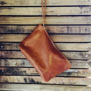 Rosella tan leather clutch