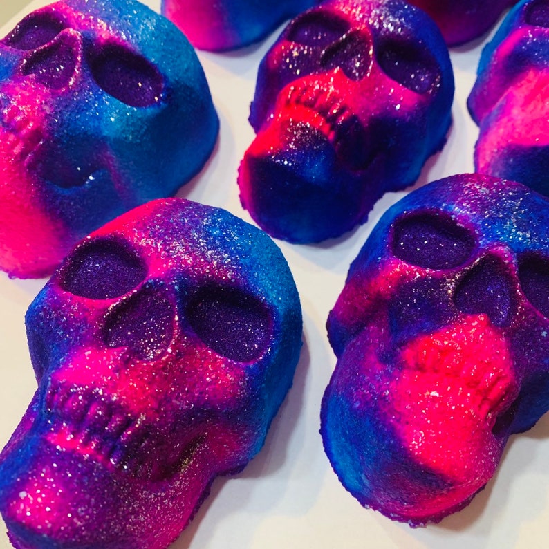 Skull Bath bomb fruity scent Skull gift Skull lover image 0