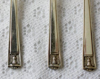 Set of Five Holmes & Edwards Spoons from 1923, Century Holmes and Edwards Silverplate Spoons, Century Pattern