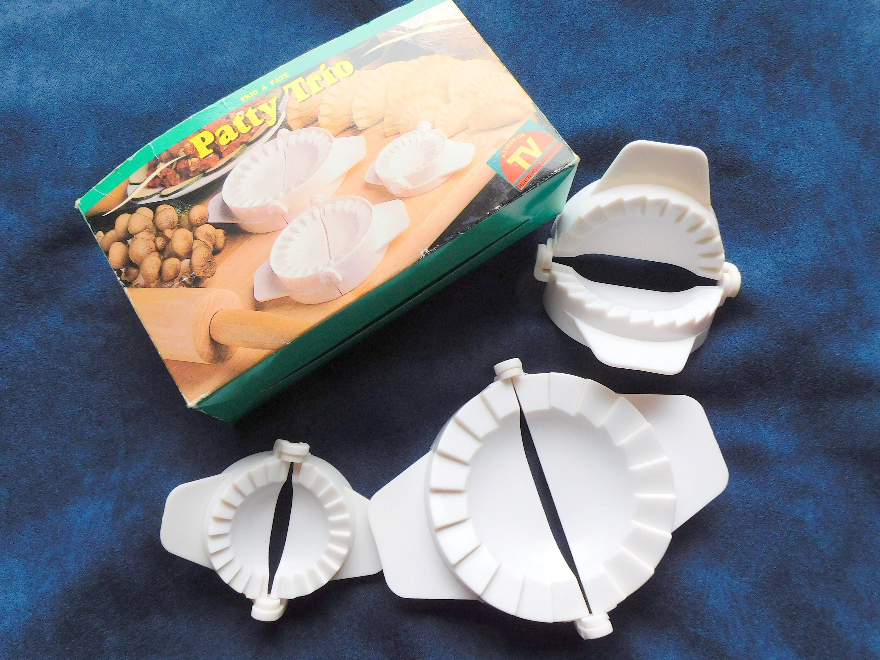 Manual 2-in-1 Dumpling Maker and Dough Molder Kit for Ravioli