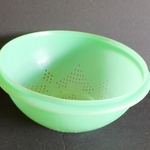 Tupperware Colander, Plastic Colander, Plastic Strainer, Tupperware Strainer, Jadeite Green Strainer, Tupperware 339-2