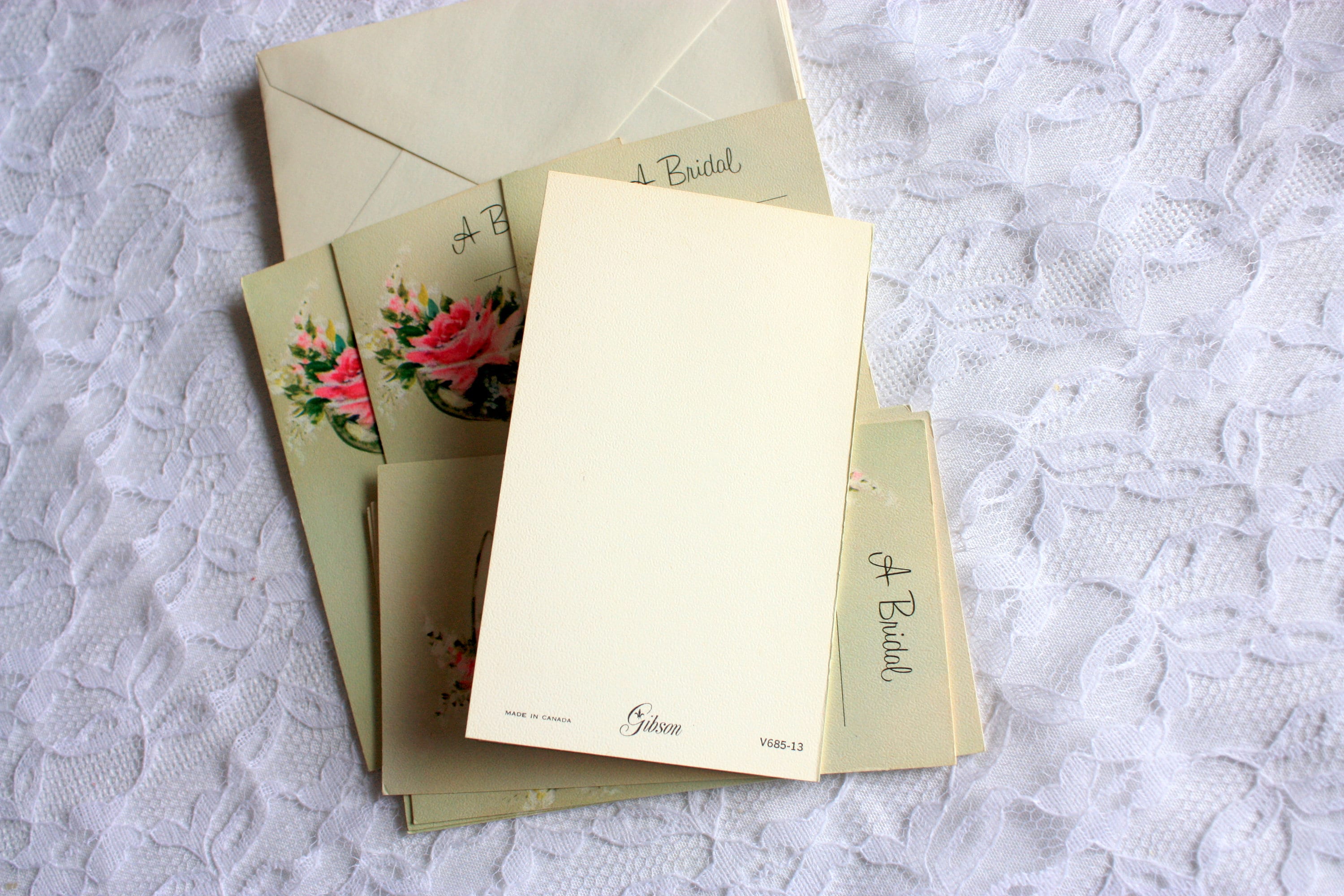 set of 8 bridal shower cards unused with envelopes bridal
