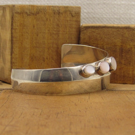 Navajo Sterling Silver and Pink Mussel Shell Cuff… - image 2