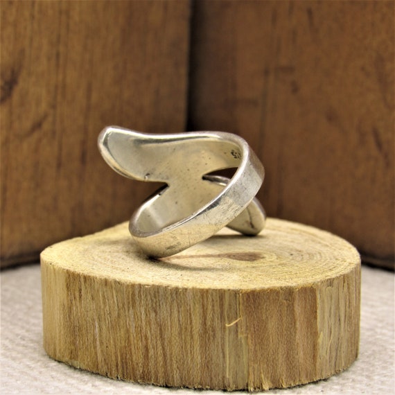 Thick Sterling Silver Statement Ring with Crossov… - image 4