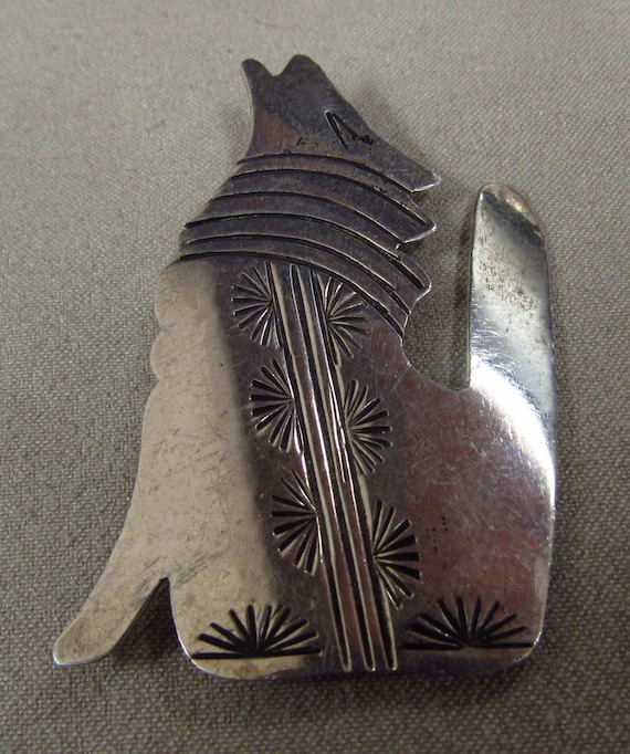 Southwest Sterling Silver Coyote Pin +