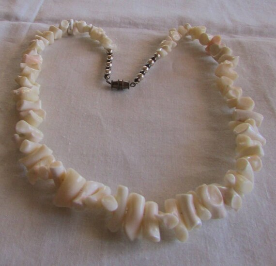 18" White Coral Necklace + - image 3