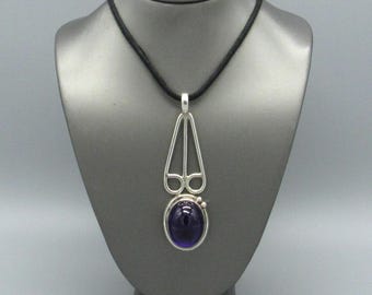 Vintage Sterling Silver Purple Glass Pendant Necklace